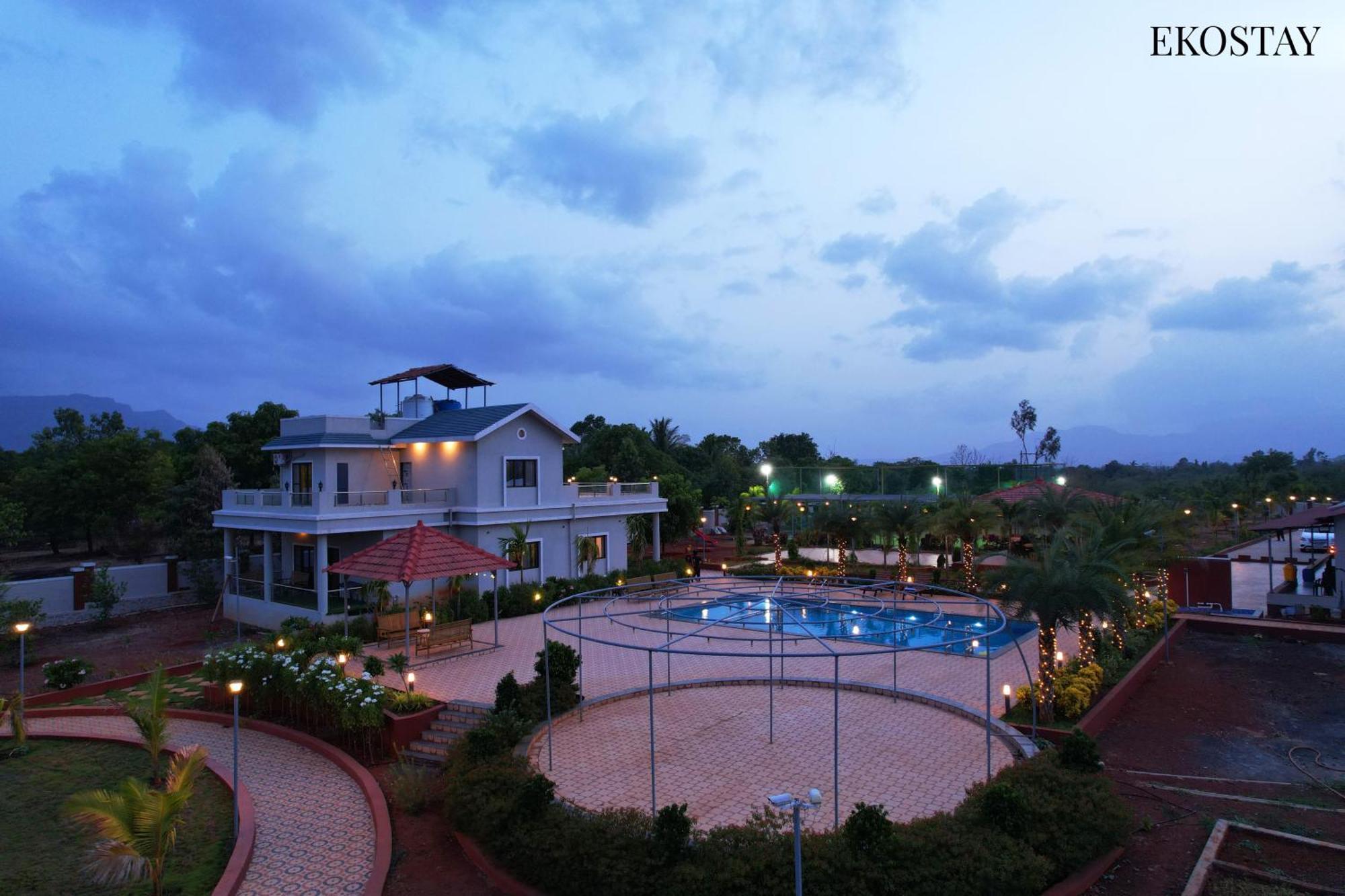 Ekostay Gold Palm Estate I Cricket Turf I Rain Dance I 2 Acre Property Karjat Luaran gambar