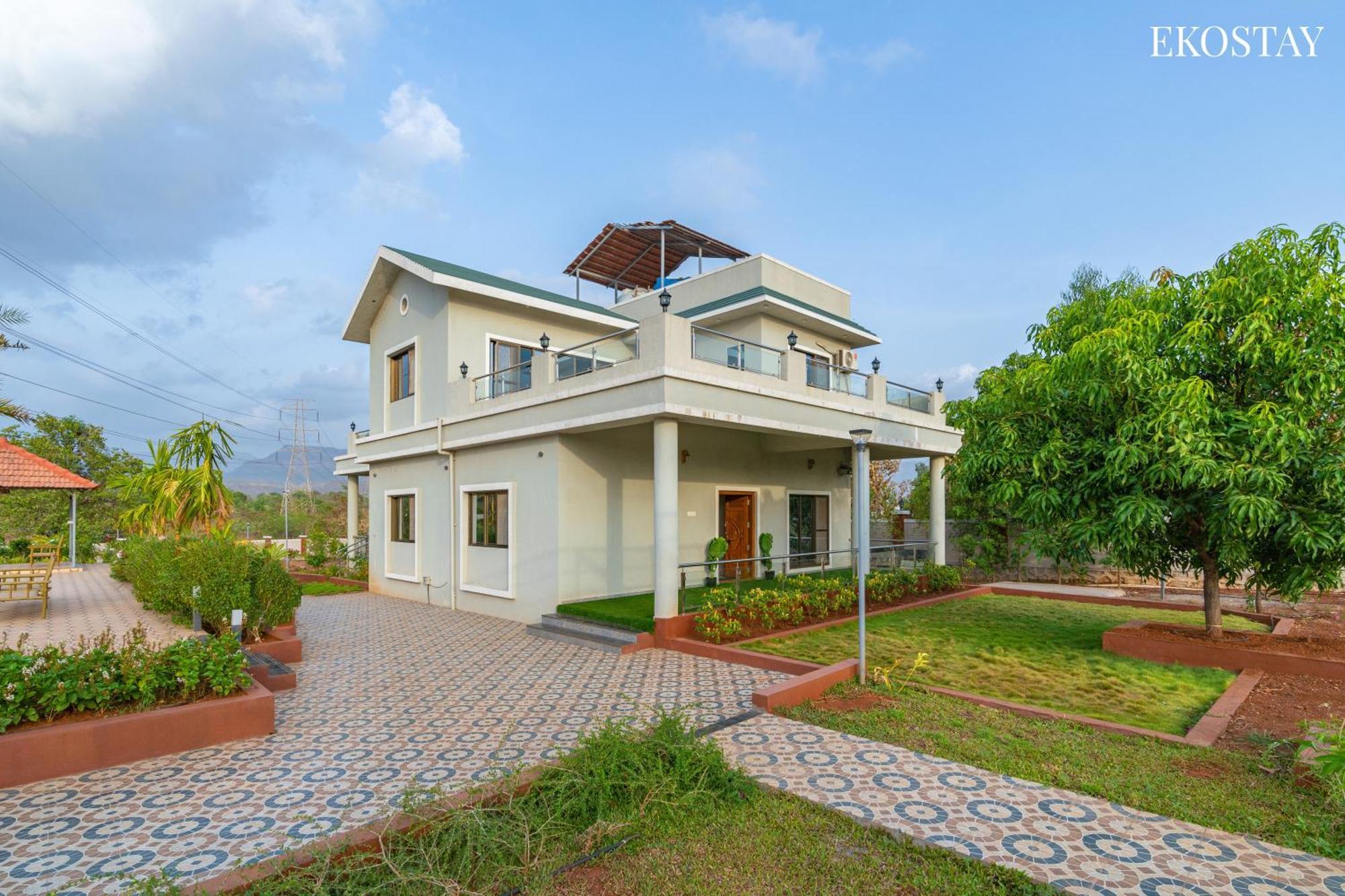 Ekostay Gold Palm Estate I Cricket Turf I Rain Dance I 2 Acre Property Karjat Luaran gambar