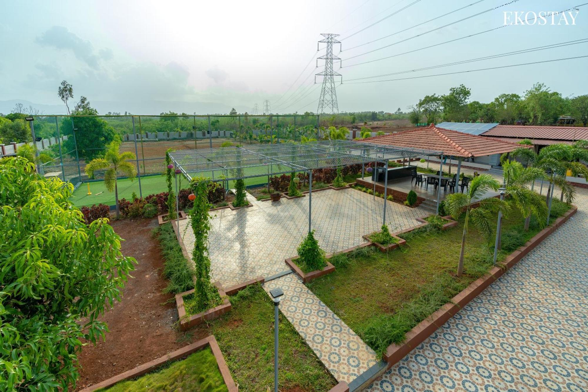 Ekostay Gold Palm Estate I Cricket Turf I Rain Dance I 2 Acre Property Karjat Luaran gambar