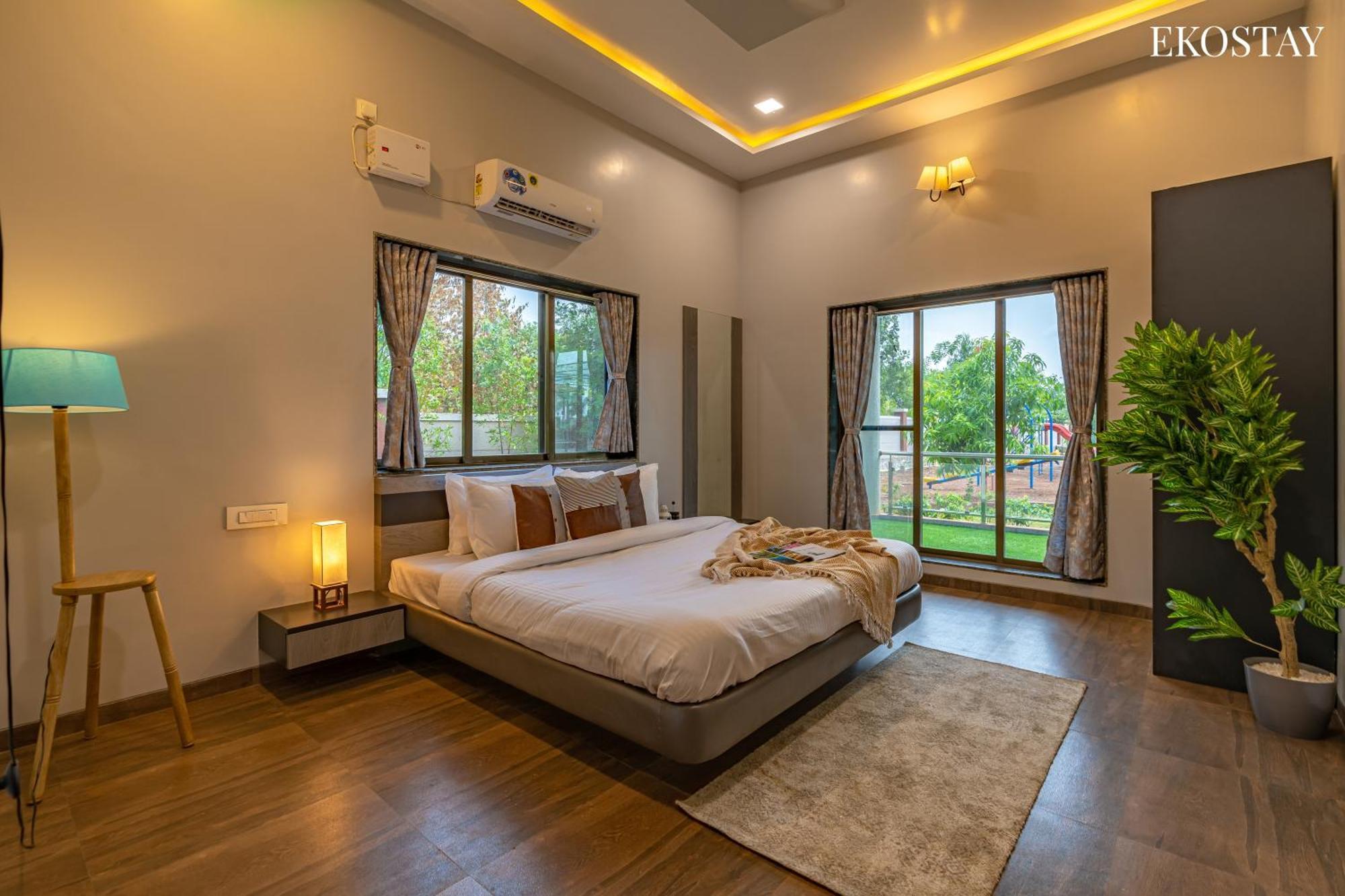 Ekostay Gold Palm Estate I Cricket Turf I Rain Dance I 2 Acre Property Karjat Luaran gambar